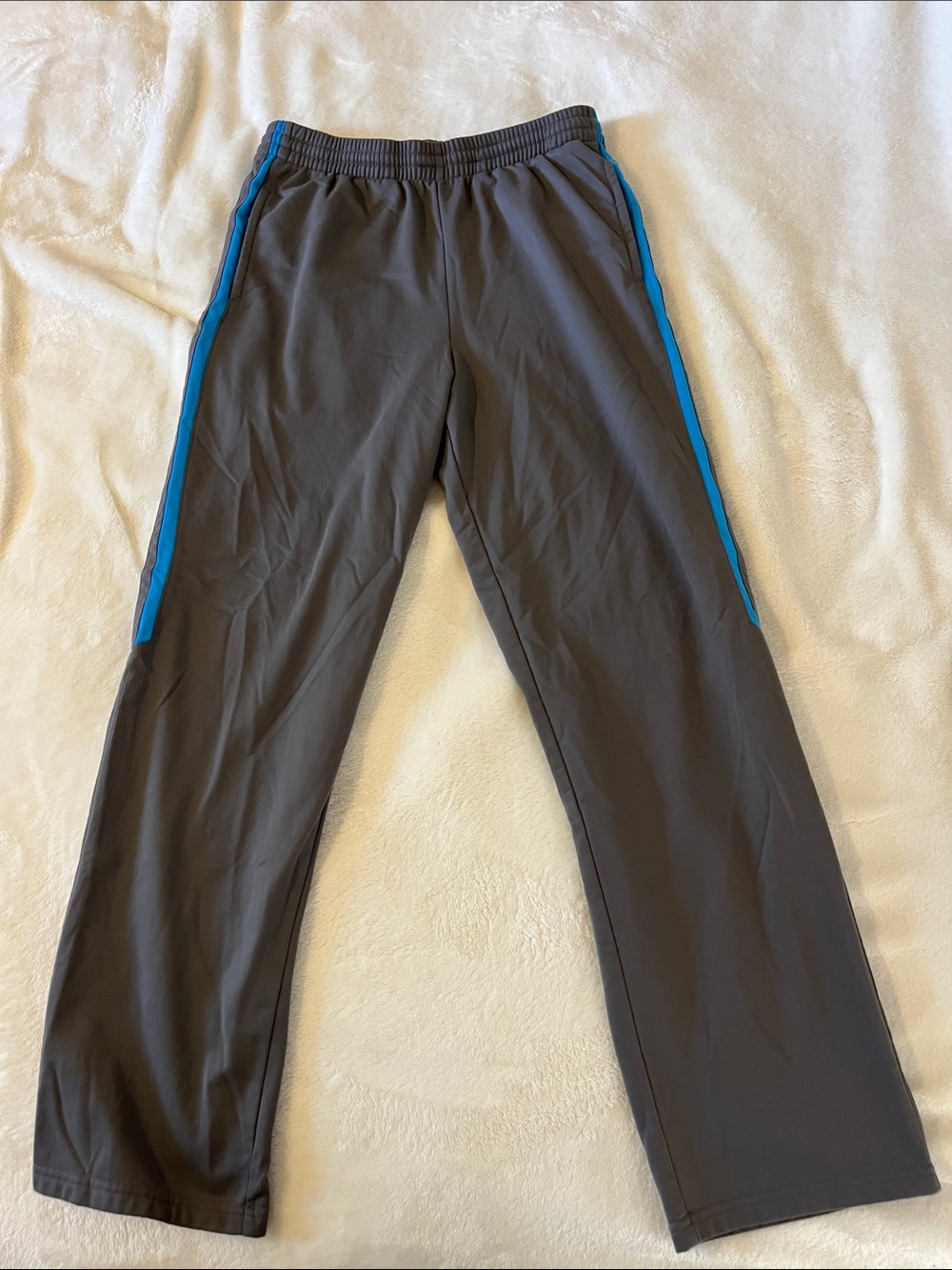 tek gear Gray Joggers with Blue Side Panels boys XL (18/20) very nice!